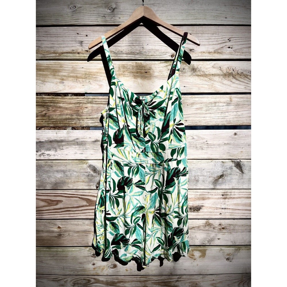 Torrid Challis Tie-Front Romper in Painted Tropical Size 2X